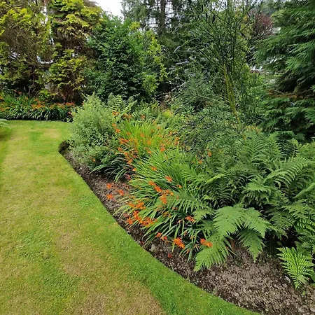 Дом отдыха Old Belfield, With View And Walking Distance To Shops, Bars And Restaurants *