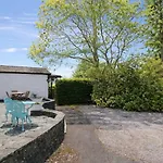 Дом отдыха Old Belfield, With View And Walking Distance To Shops, Bars And Restaurants