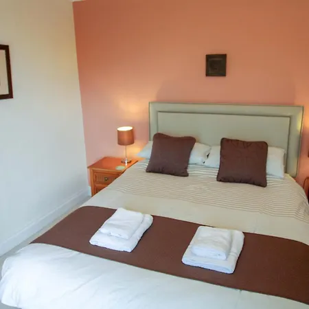 Old Belfield, With View And Walking Distance To Shops, Bars And Restaurants * Bowness-on-Windermere